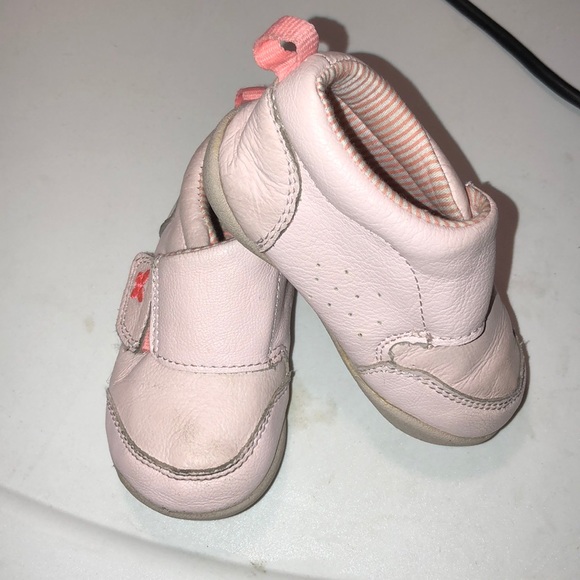 Carter’s shoes - Picture 2 of 5